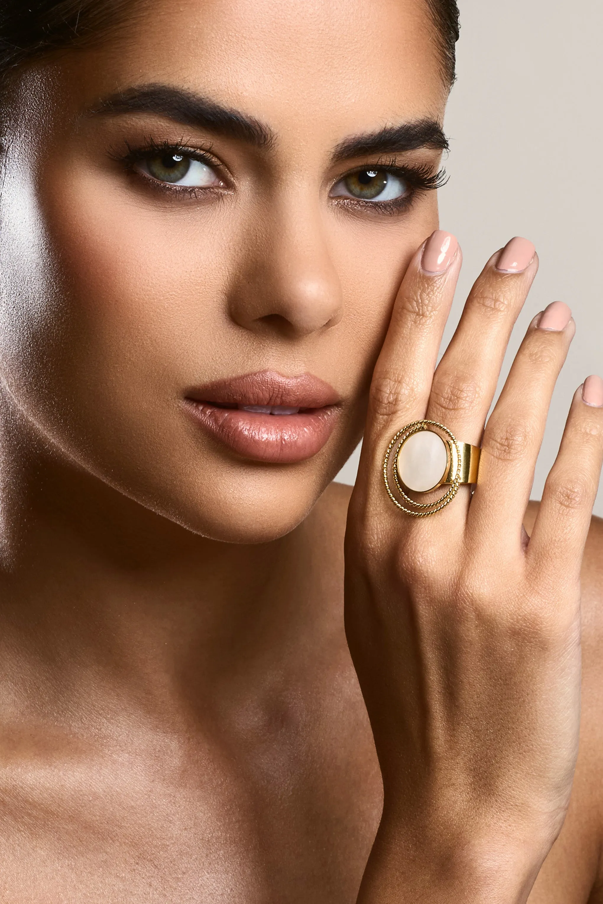Arista | Gold Adjustable Pearl Pendant Ring Club L London