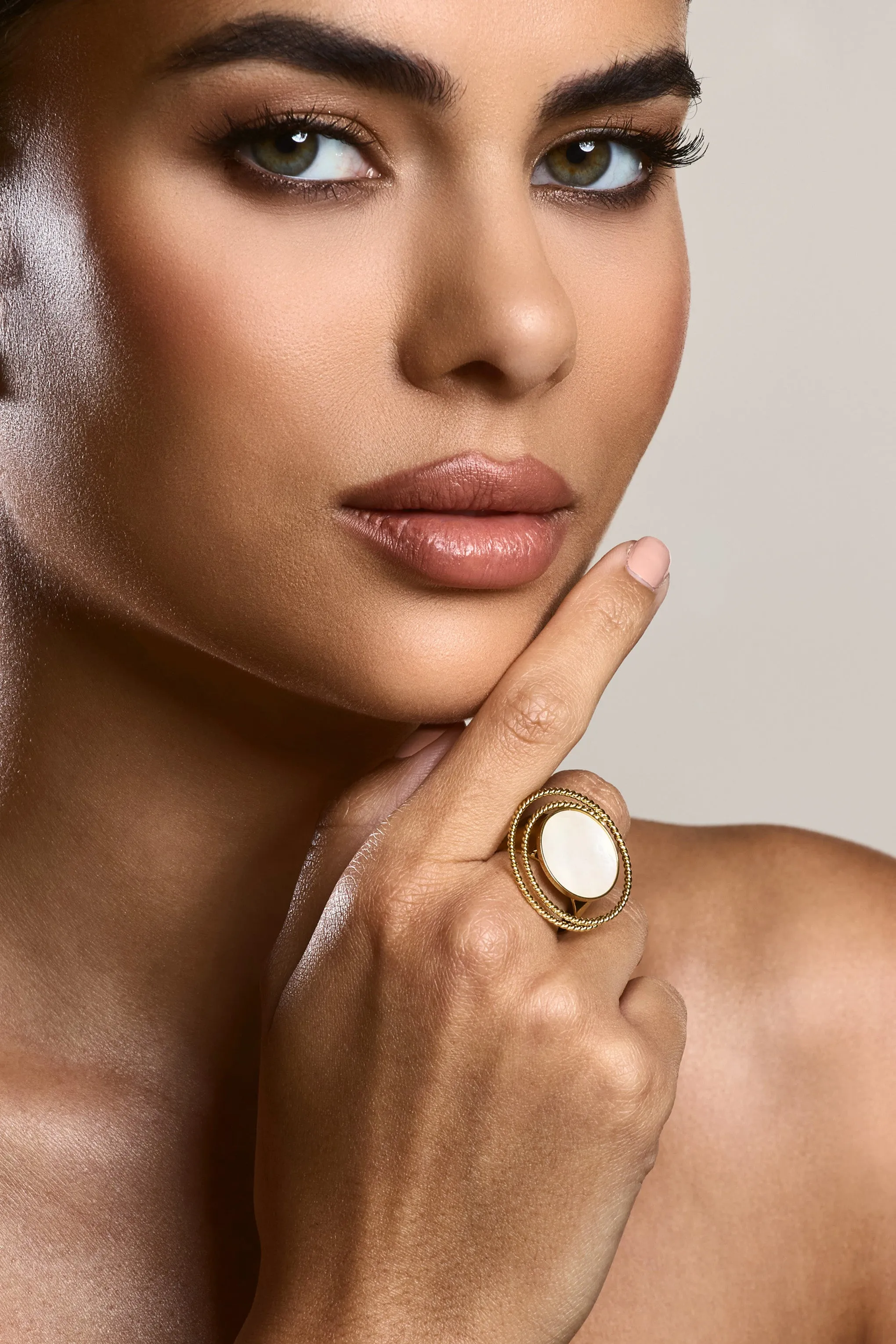 Arista | Gold Adjustable Pearl Pendant Ring Club L London