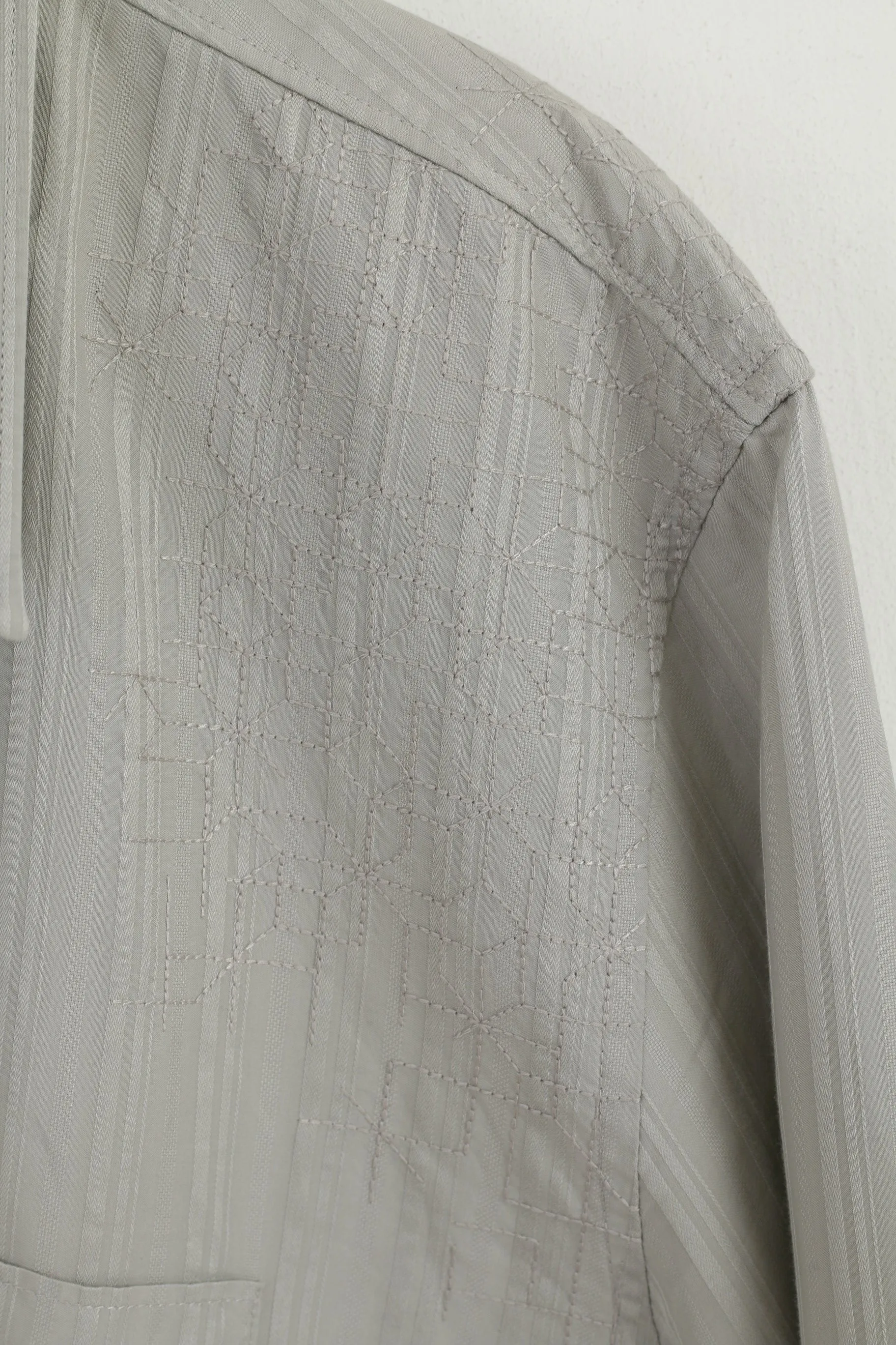 Calvin Klein Men XL Casual Shirt Grey Slim Fit Cotton Striped Emroidered Long Sleeve Top