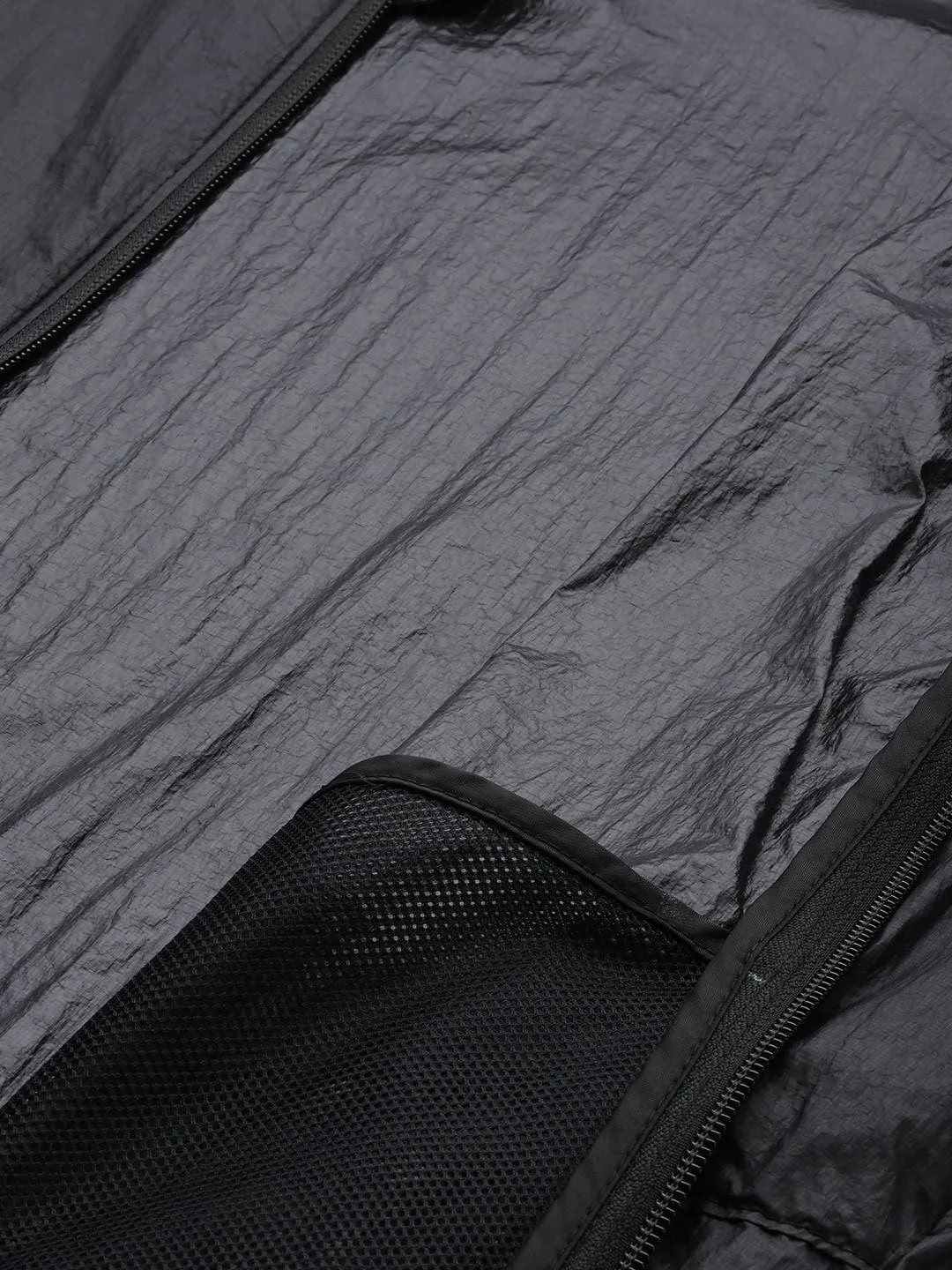 Columbia Men Black Omni-Wind Loop Trail Windbreaker Jacket