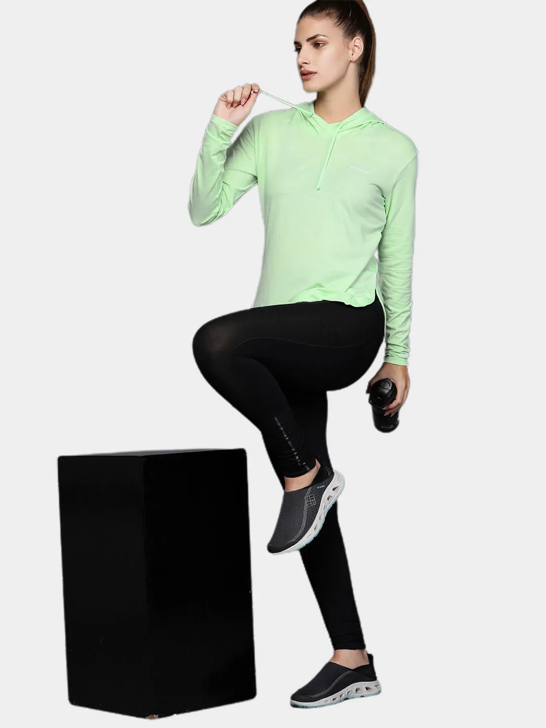 Columbia Women Green Omni-Wick Sun Trek Hooded Tshirt