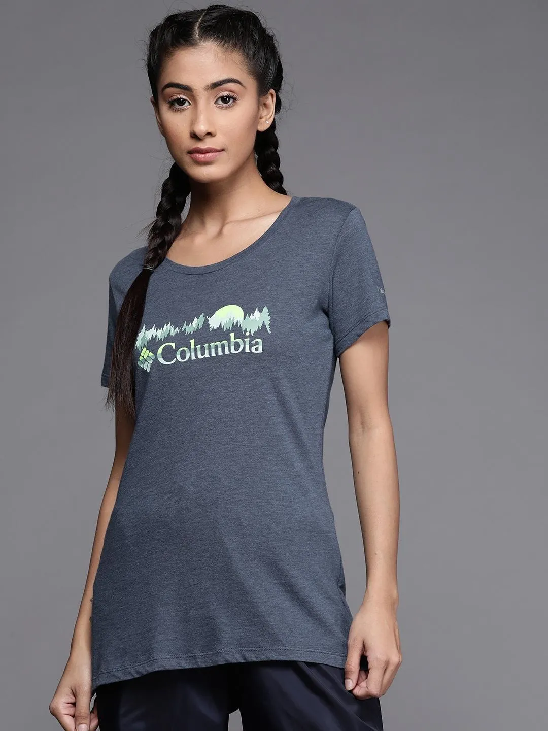 Columbia Women Navy Blue Daisy DaysGraphic Tshirt