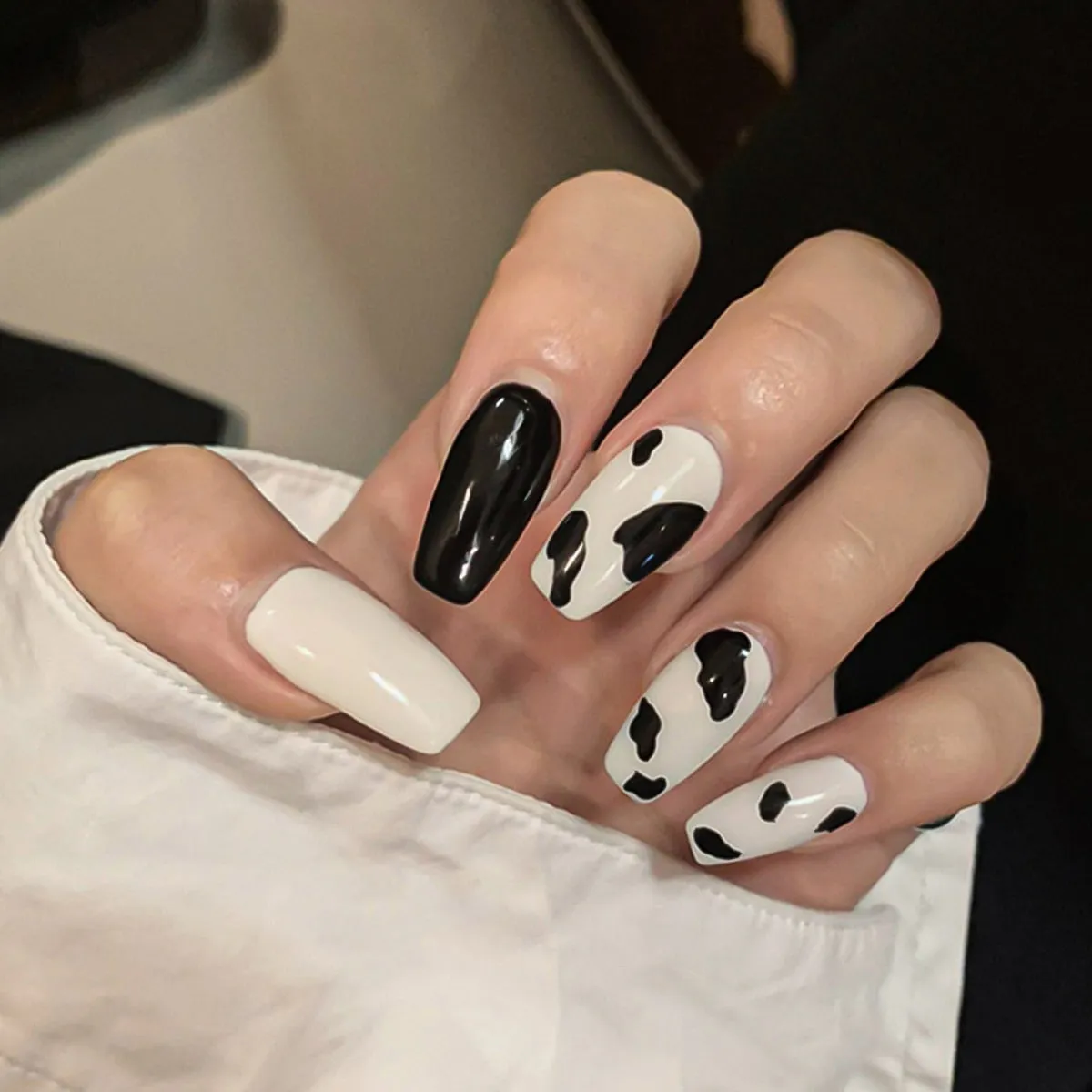 Dolly Press On Nails