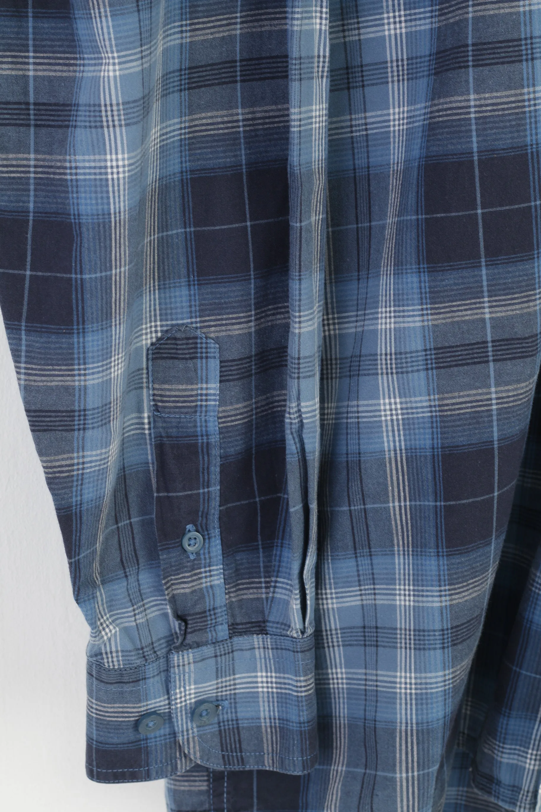 Globetrotter Men L 4142 Casual Shirt Checkered  Down Collar Blue Long Sleeve Cotton Top