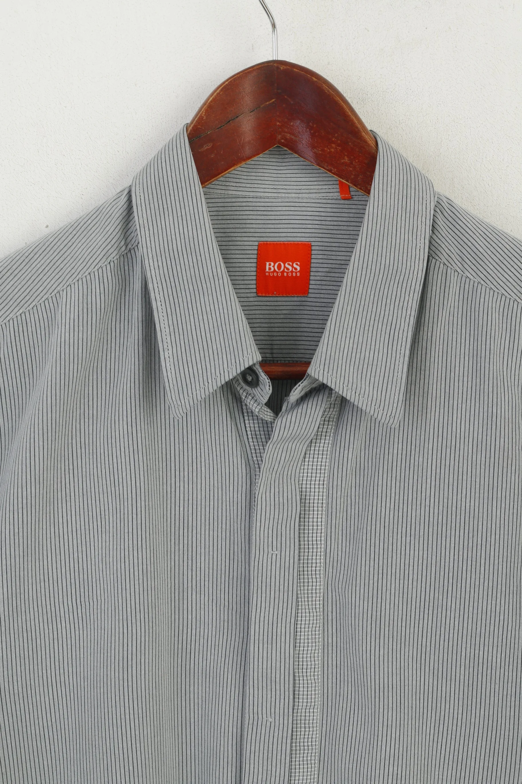 Hugo Boss Men L (M) Casual Shirt Grey Striped Cotton Hidden Buttons Long Sleeve Top