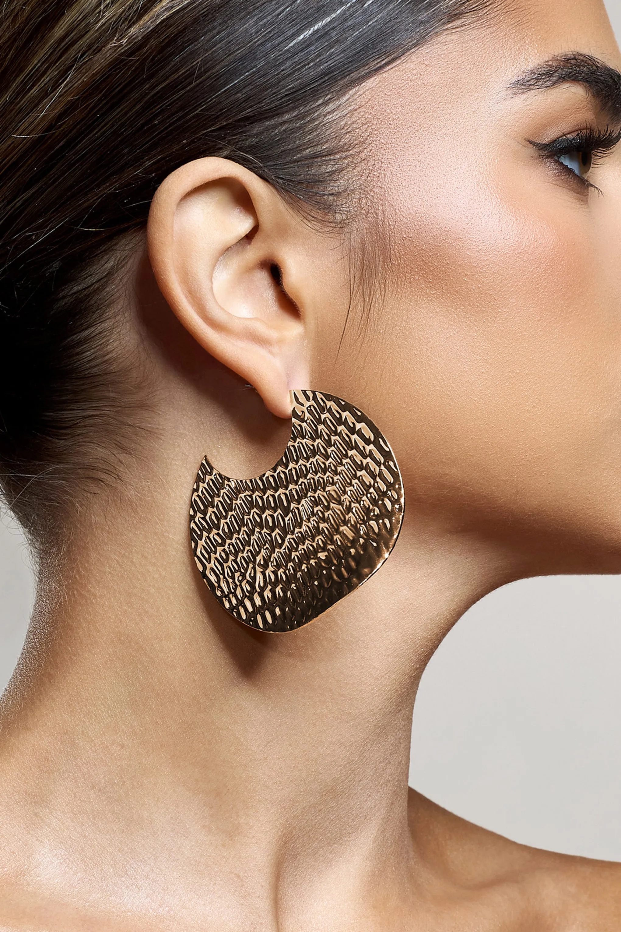 Iman | Gold Hammered Disc Earrings Club L London