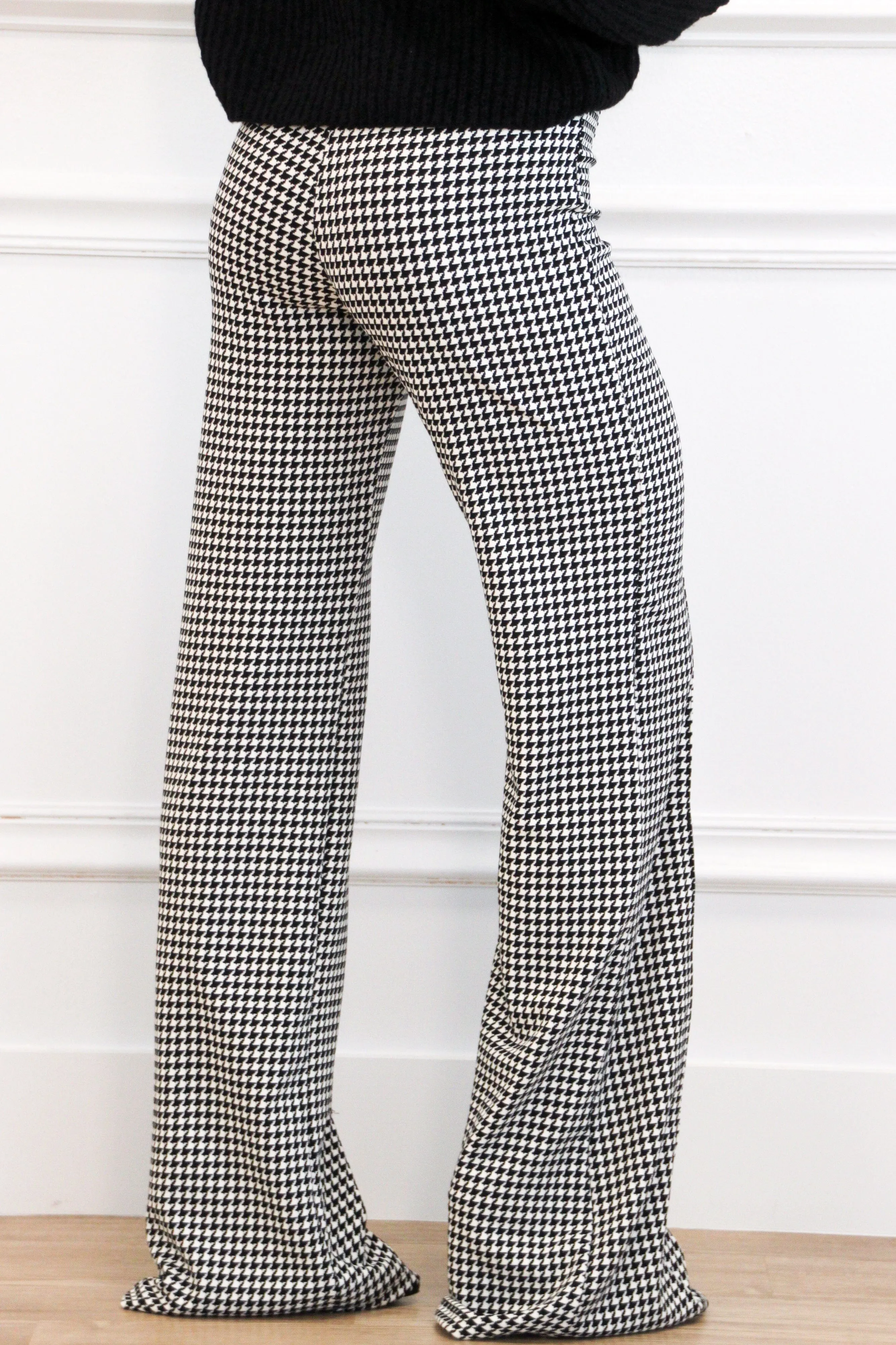 Kendlyn Houndstooth High Waisted Pants: Black/White
