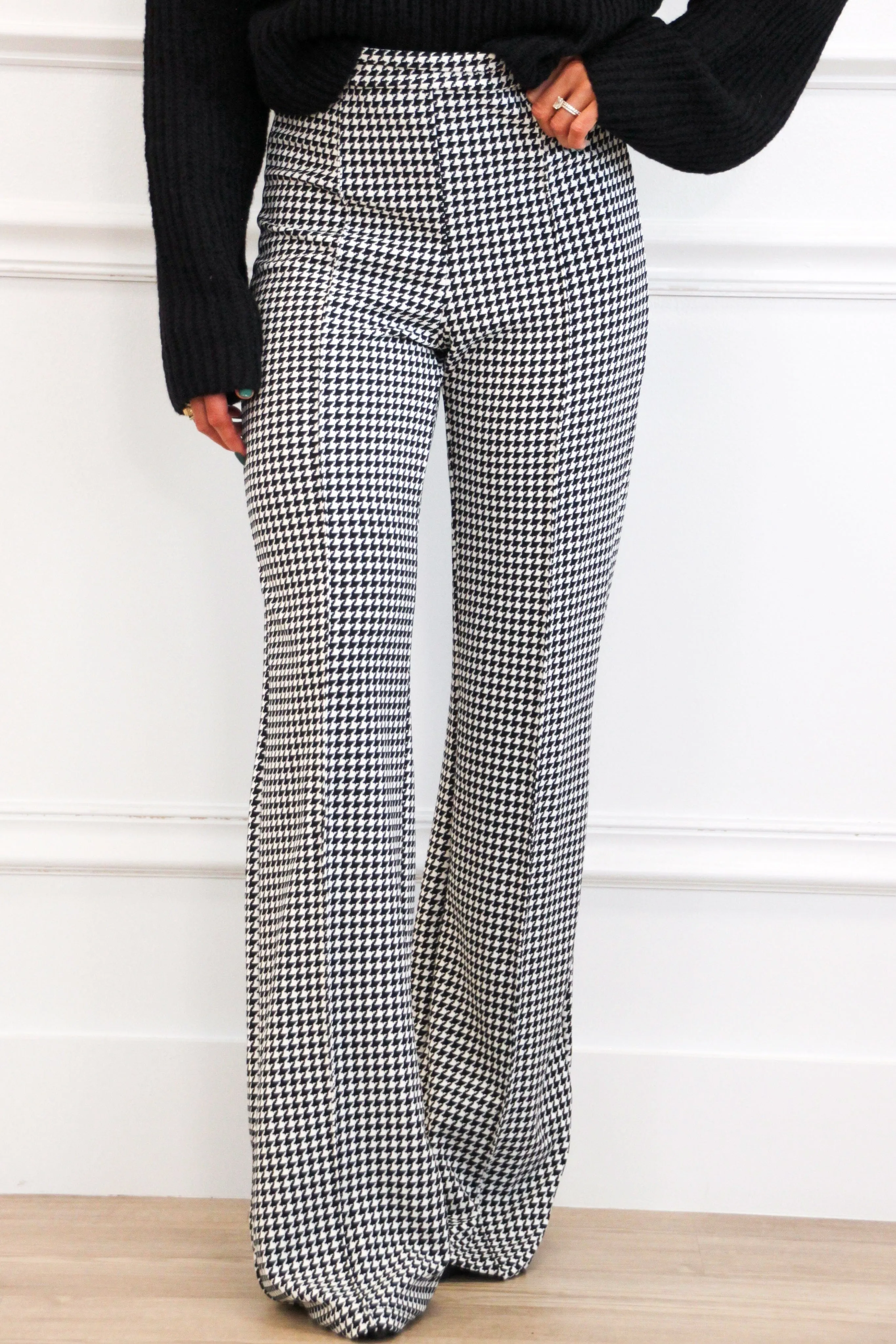 Kendlyn Houndstooth High Waisted Pants: Black/White