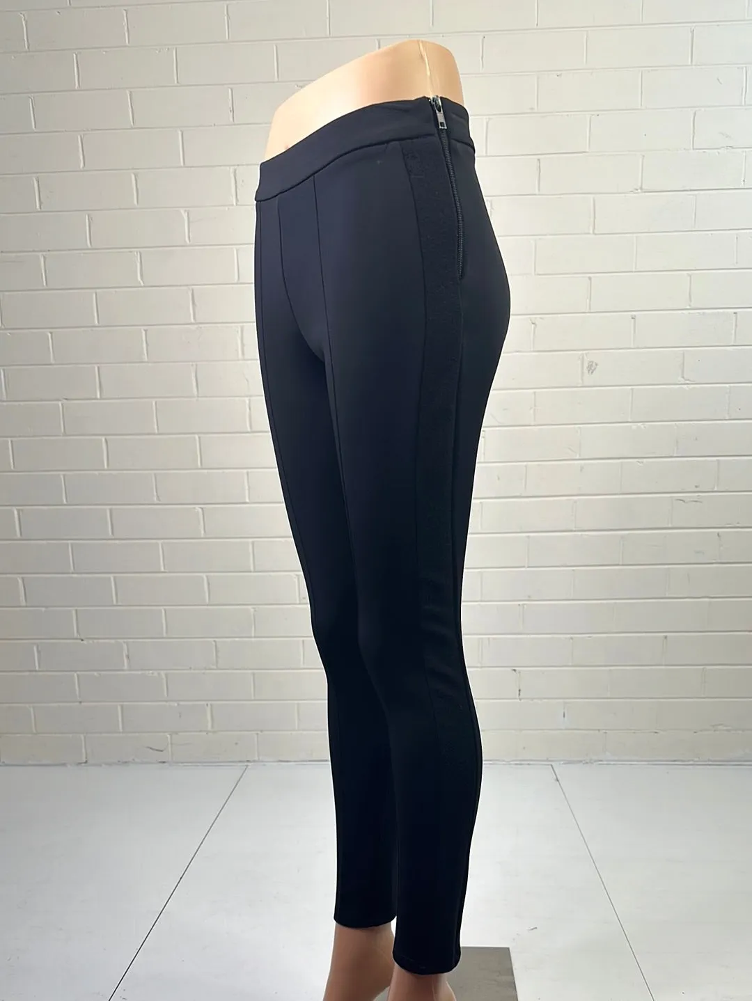 Max Mara | Italy | pants | size 8 | skinny leg