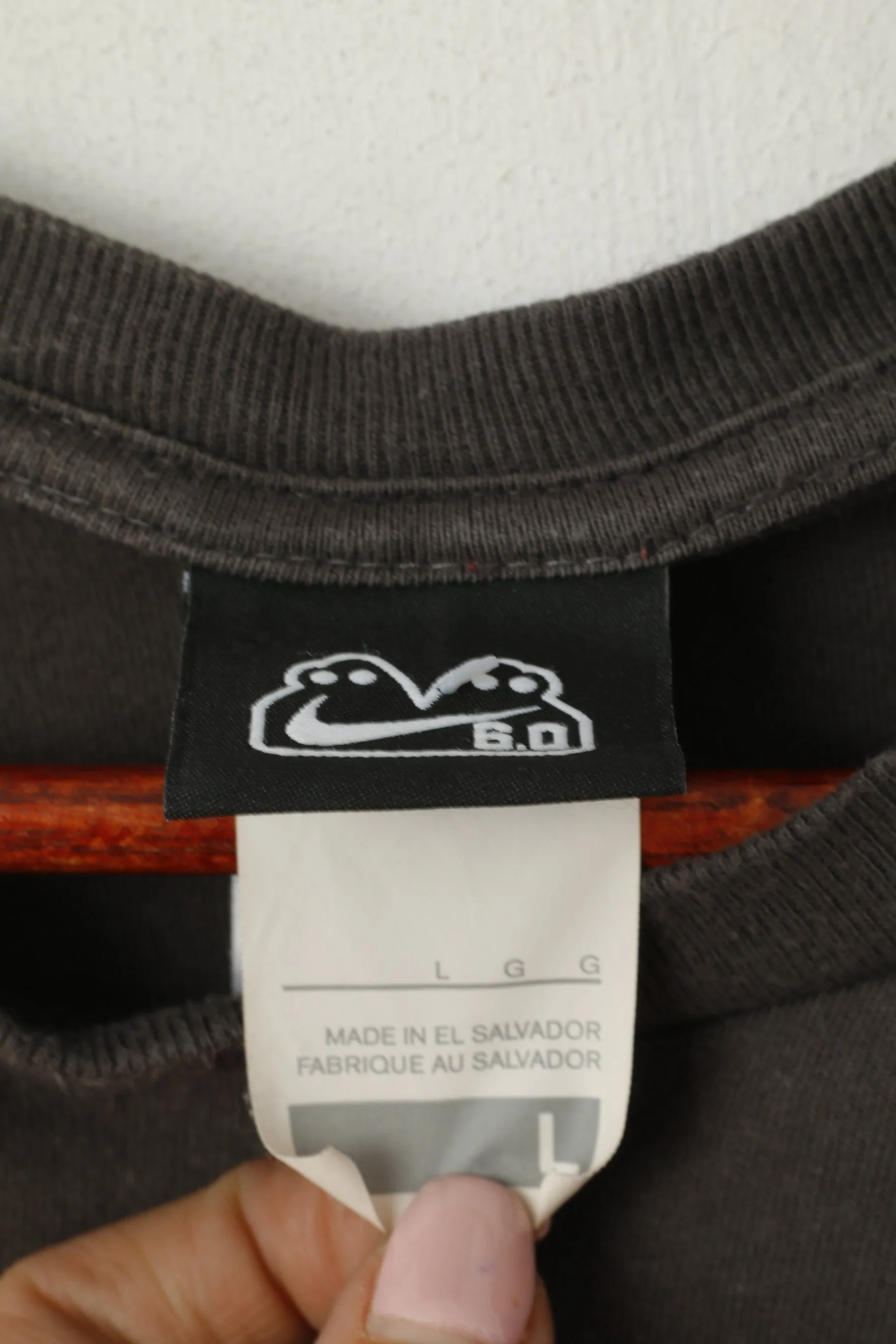 Nike Men L T-Shirt Gray Cotton Graphic 6.0 Sportswear Crew Neck Top