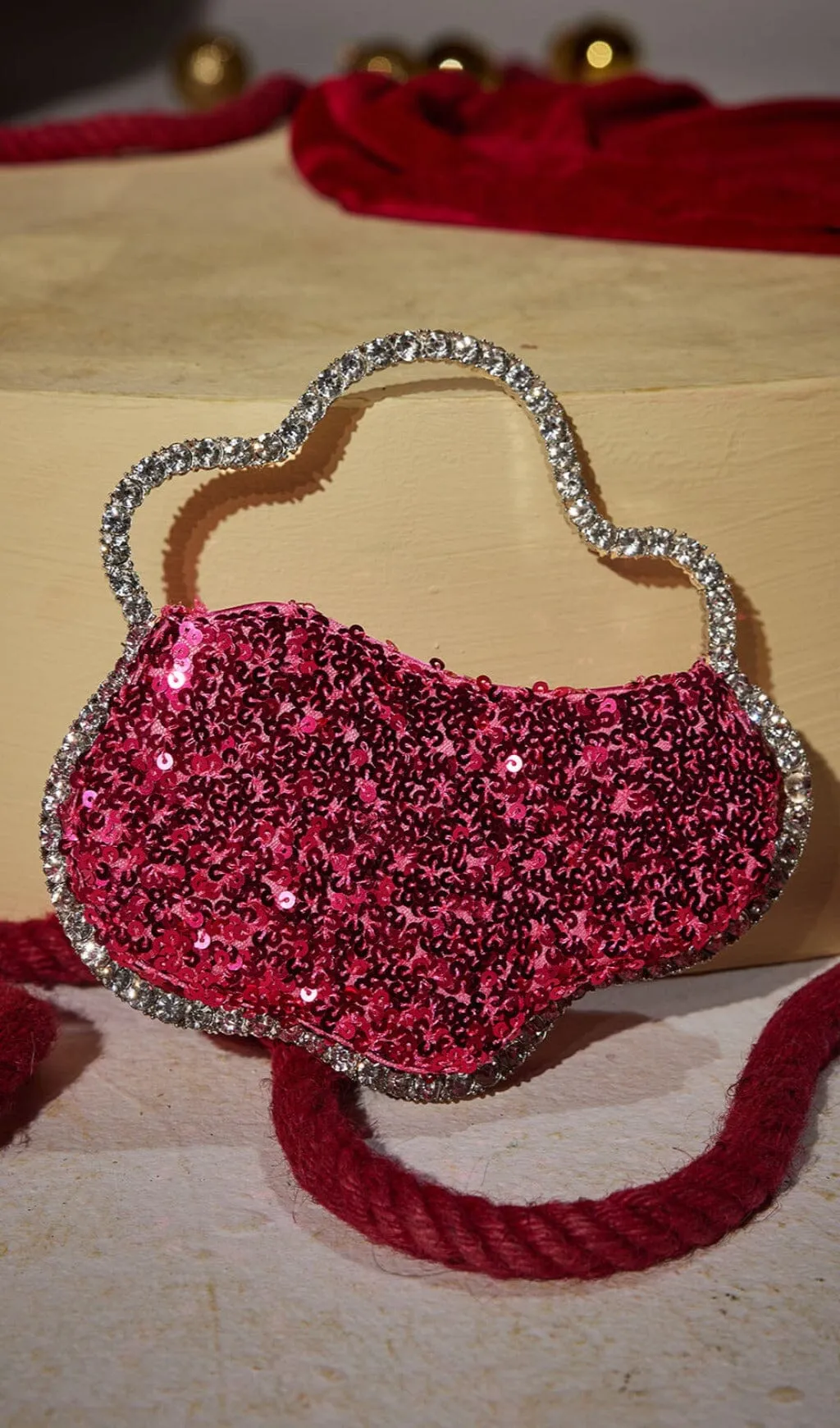 SEQUIN CLOUD CLUTCH IN HOT PINK Gloria Lanvin