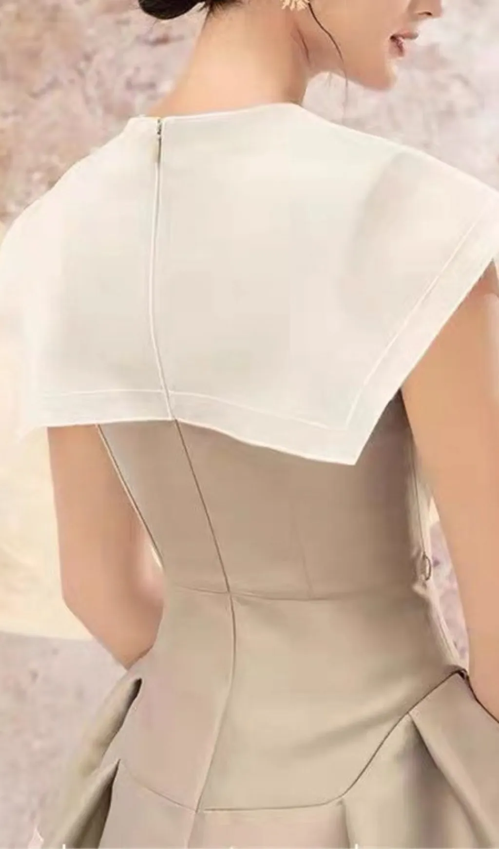 SLEEVELESS BACKLESS EMBROIDERY LACE MINI DRESS Gloria Lanvin