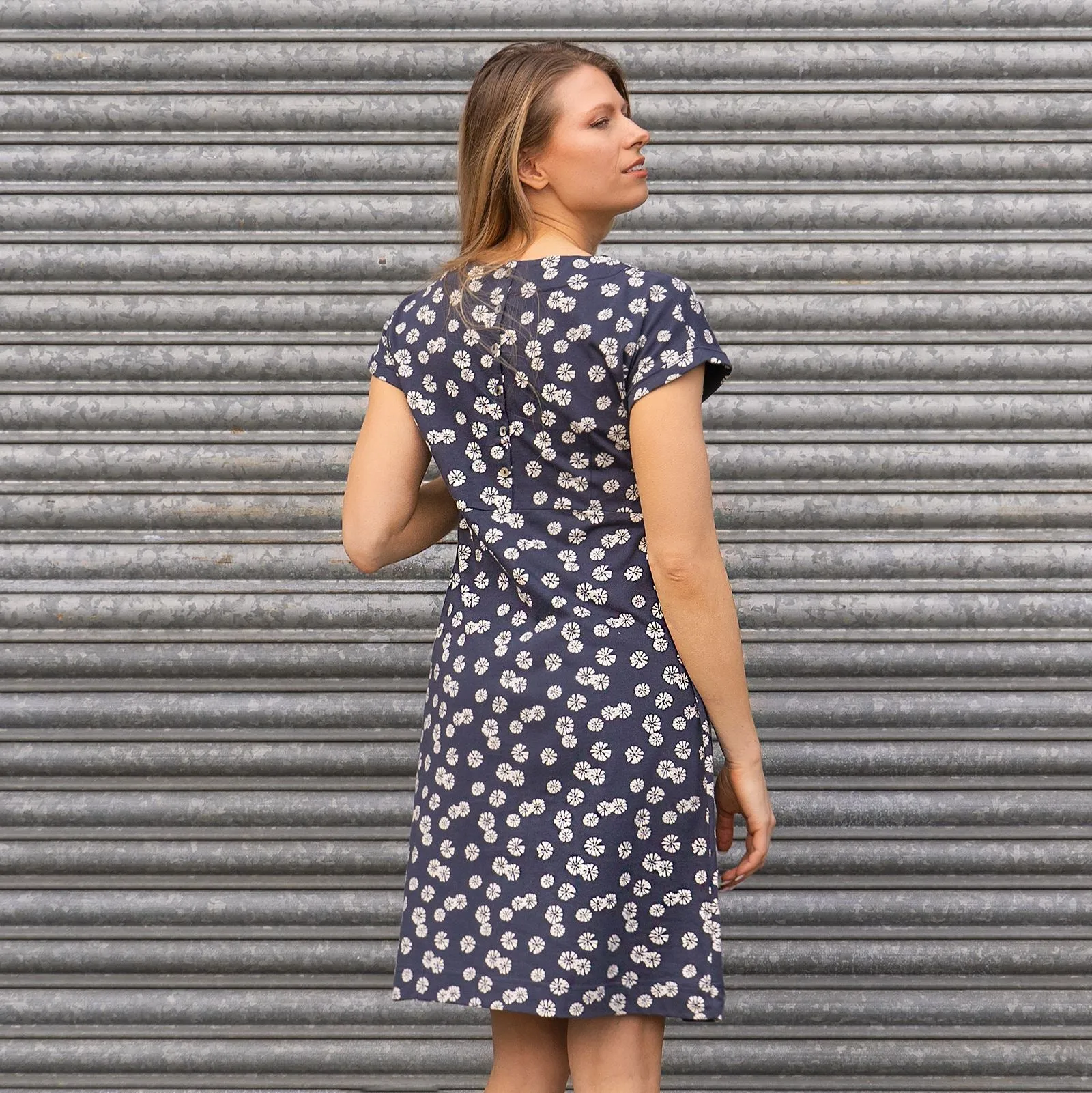 Weird Fish Tallahassee Casual Cotton Jersey Floral Print Shift Short Dresses