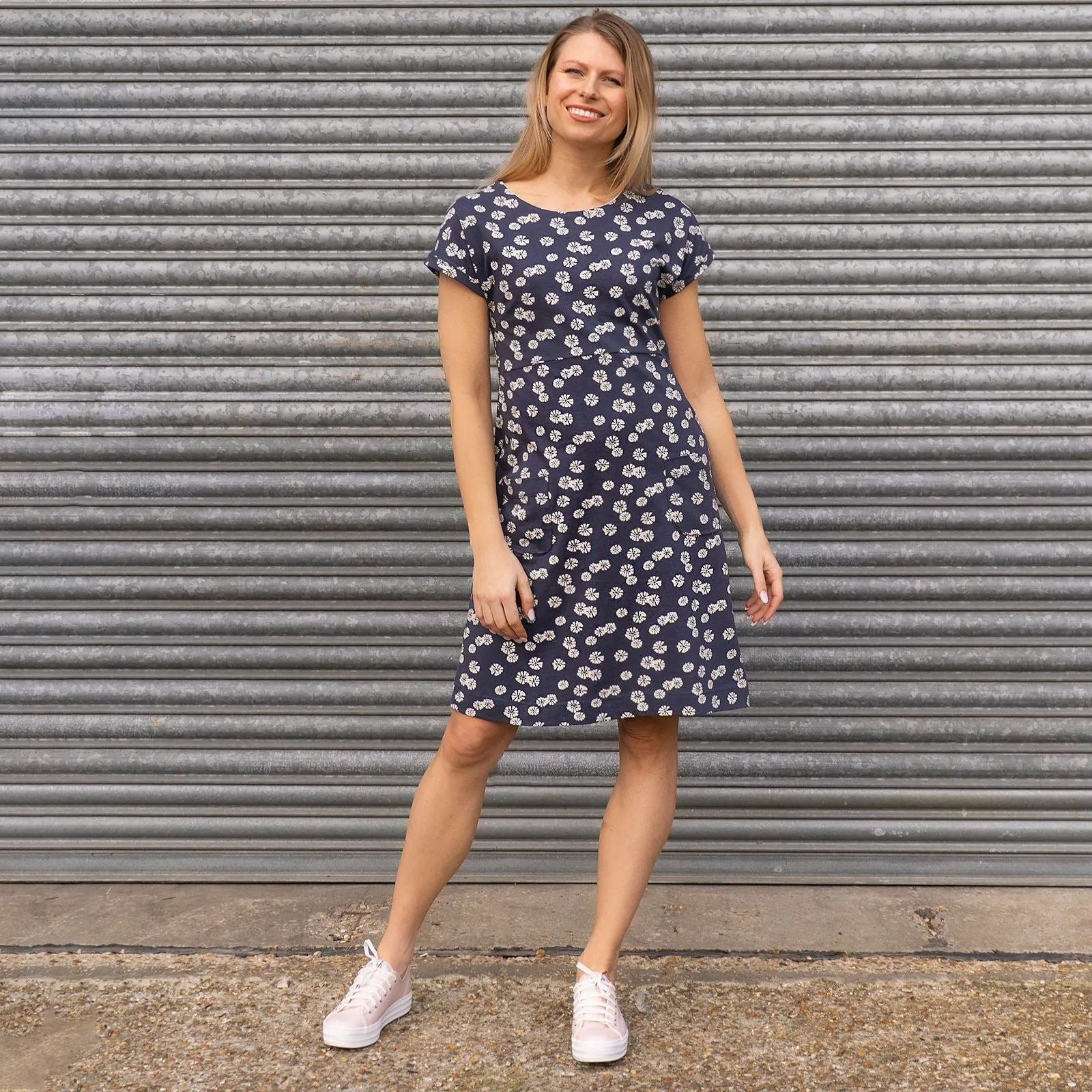 Weird Fish Tallahassee Casual Cotton Jersey Floral Print Shift Short Dresses