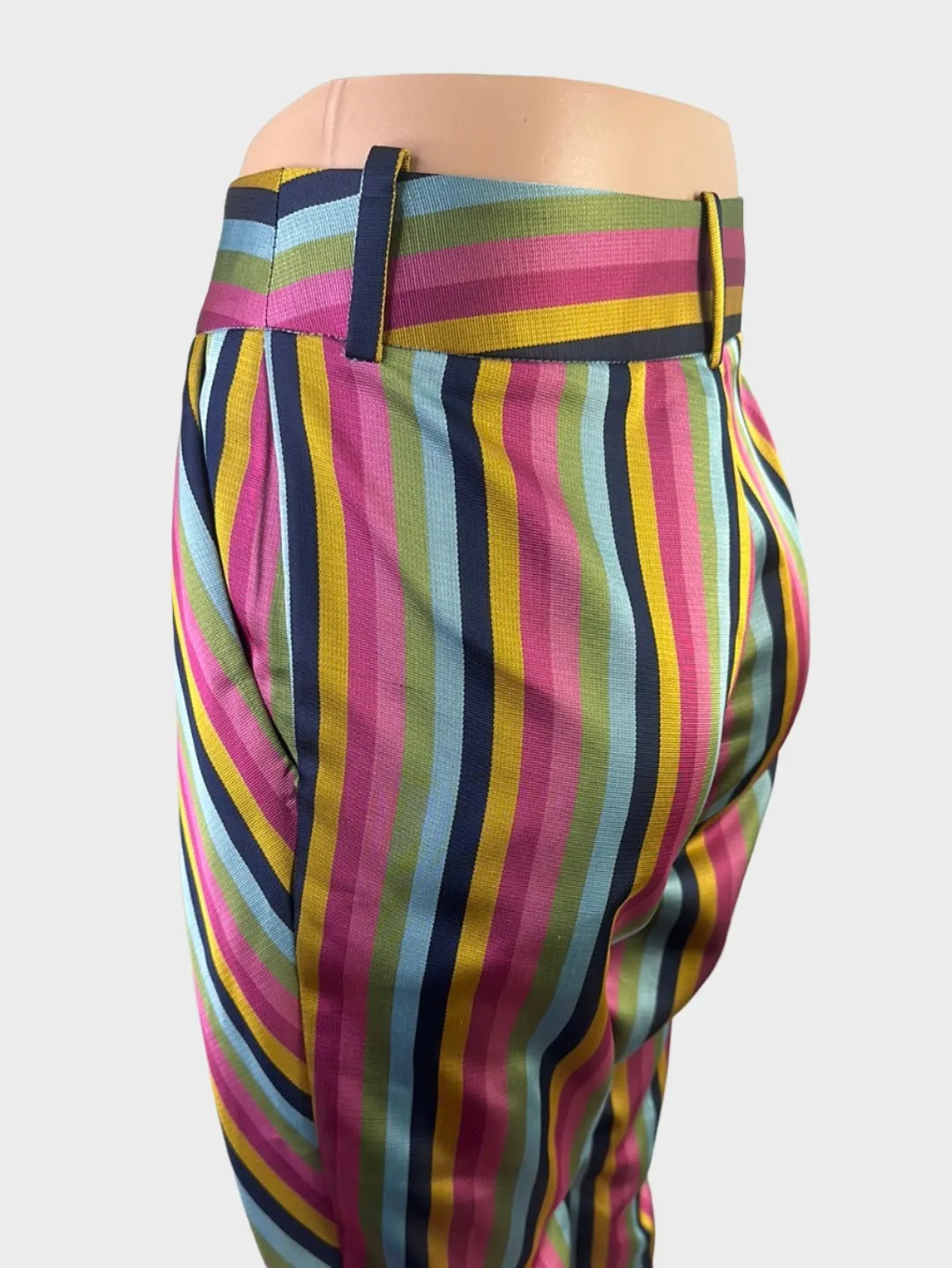 WORLD | New Zealand | pants | size 6 | tapered leg | made in New Zealand
