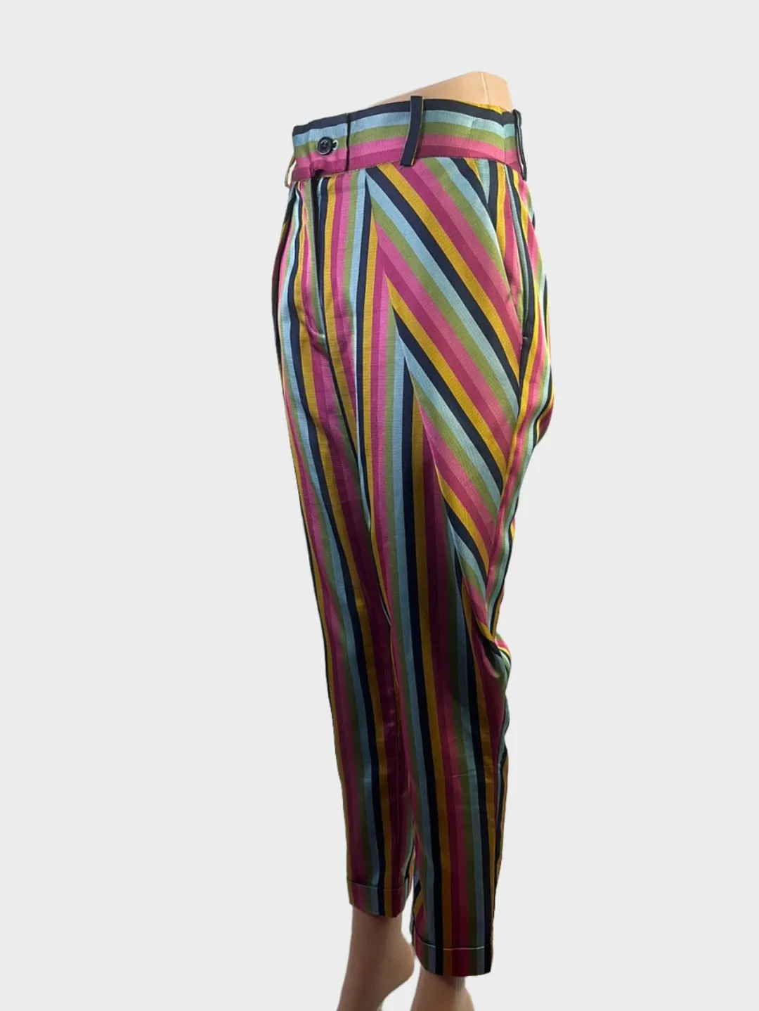 WORLD | New Zealand | pants | size 6 | tapered leg | made in New Zealand