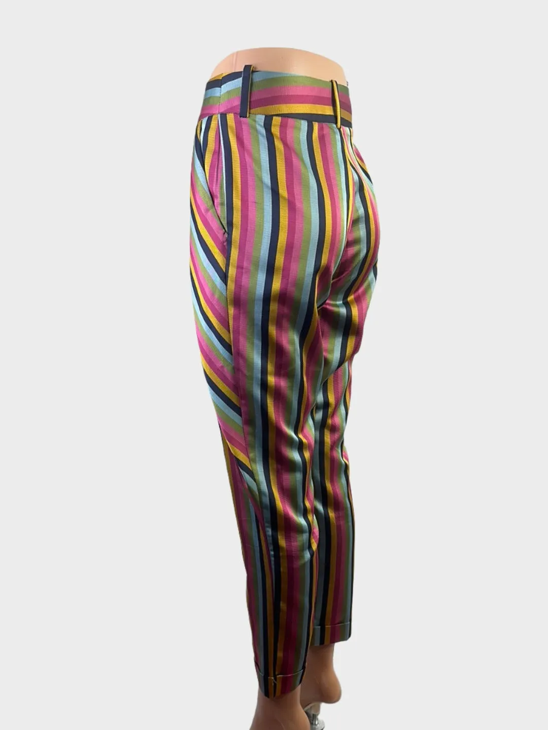 WORLD | New Zealand | pants | size 6 | tapered leg | made in New Zealand
