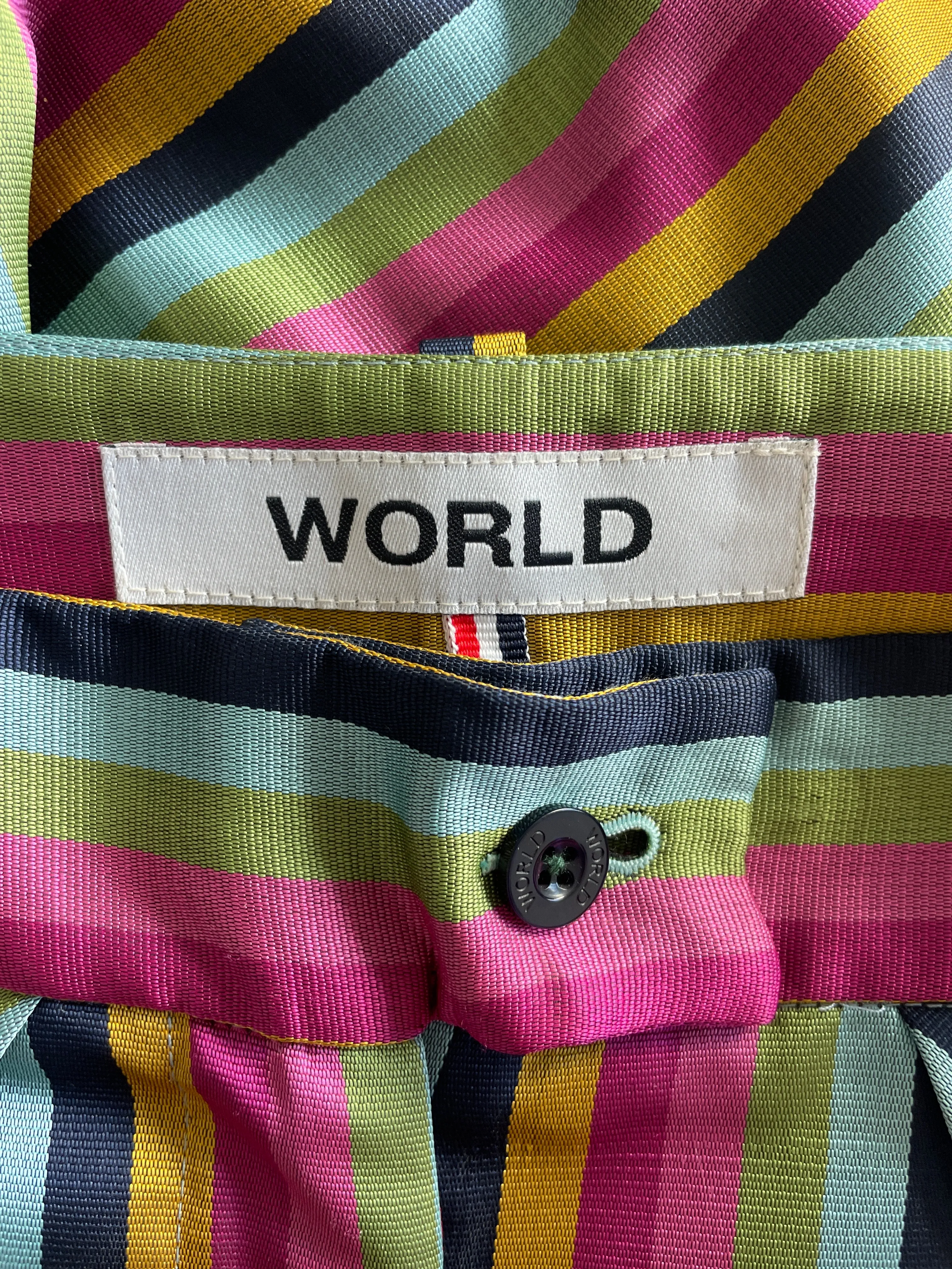WORLD | New Zealand | pants | size 6 | tapered leg | made in New Zealand